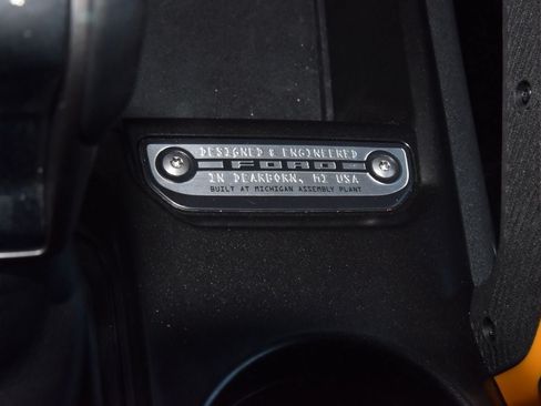 Certified 2023 Ford Bronco Badlands w/ Sasquatch Package AWD/4WD image 33