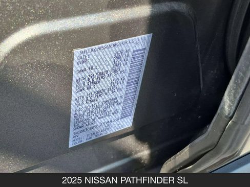 Used 2025 Nissan Pathfinder SL w/ SL Premium Package FWD image 27