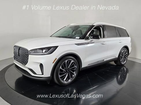 Used 2026 Lincoln Aviator Reserve AWD/4WD image 2