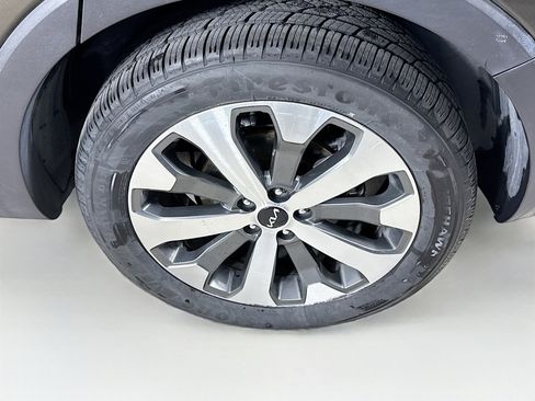 Used 2022 Kia Telluride S image 39