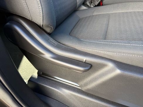 Used 2021 Chevrolet Silverado 1500 LT image 41