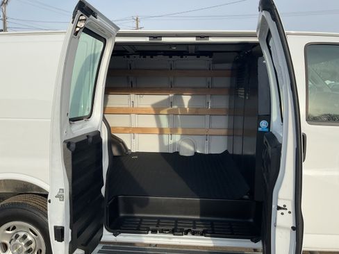 Certified 2024 Chevrolet Express 2500 w/ Driver Convenience Package image 7
