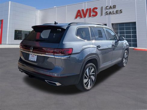 Used 2025 Volkswagen Atlas SE image 6
