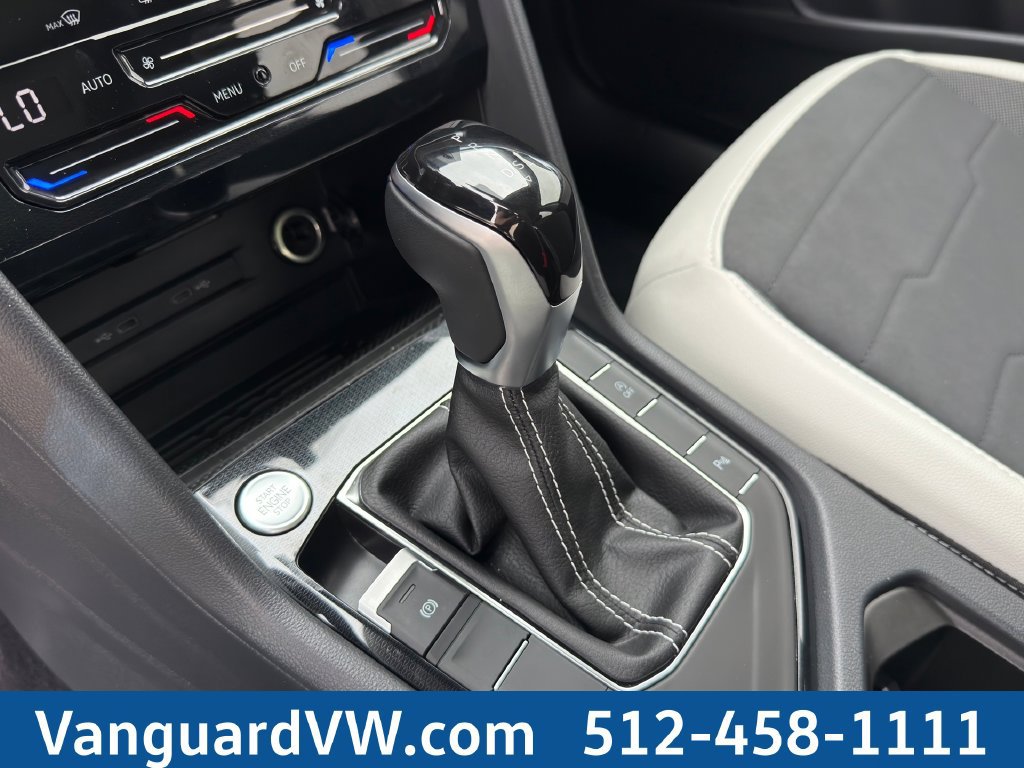 Used 2025 Volkswagen Taos SE FWD image 15