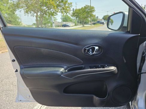 Used 2017 Nissan Versa SV FWD image 13