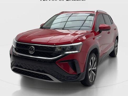Used 2022 Volkswagen Taos SE FWD image 4