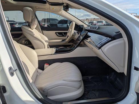 Used 2022 Mercedes-Benz S 500 4MATIC image 32