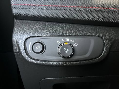 Used 2024 Chevrolet TrailBlazer RS FWD image 13