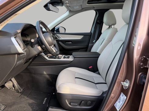 Used 2025 MAZDA CX-70 Plug-In Hybrid w/ Premium Pkg image 25