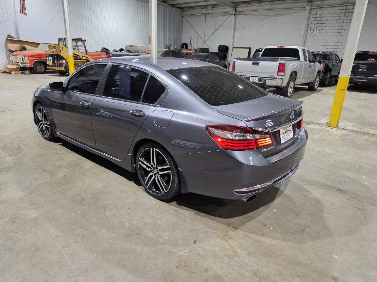 Used 2016 Honda Accord Sport image 8
