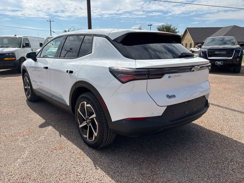 New 2026 Chevrolet Equinox EV LT image 3