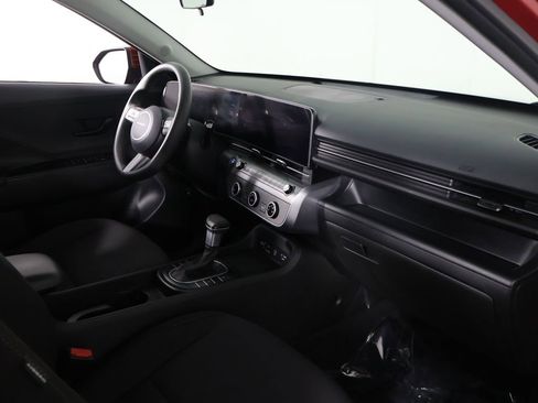 Used 2025 Hyundai Kona SE FWD image 25