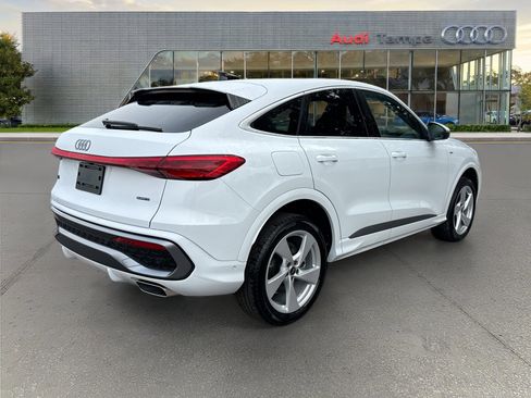 New 2025 Audi Q5 Premium Plus AWD/4WD image 3