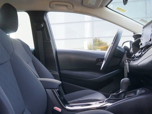 Used 2022 Toyota Corolla LE FWD image 21