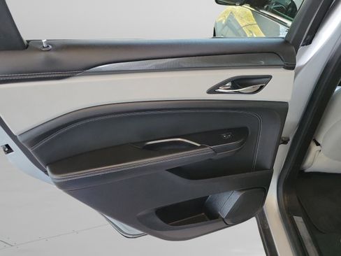 Used 2015 Cadillac SRX FWD image 28