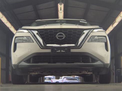 Used 2023 Nissan Rogue SL w/ SL Premium Package FWD image 8
