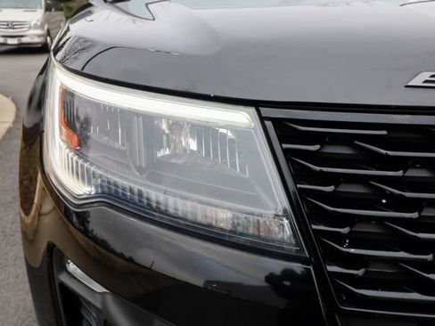 Used 2018 Ford Explorer Sport w/ Equipment Group 401A image 17