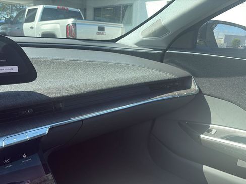Used 2025 Lucid Air Touring AWD/4WD image 23
