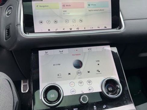 Used 2018 Land Rover Range Rover Velar R-Dynamic SE image 4