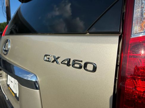 Used 2011 Lexus GX 460 w/ Comfort Plus Pkg AWD/4WD image 9