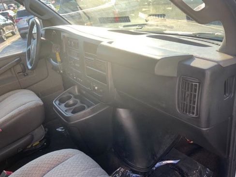 Used 2018 Chevrolet Express 3500 LT w/ LT Preferred Equipment Group RWD image 11