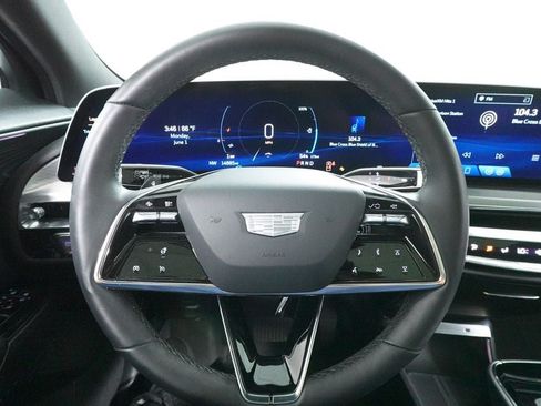 Used 2024 Cadillac Lyriq Luxury AWD/4WD image 10