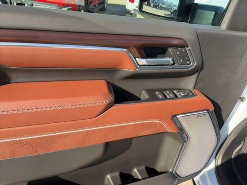 New 2026 GMC Sierra 2500 Denali Ultimate image 17