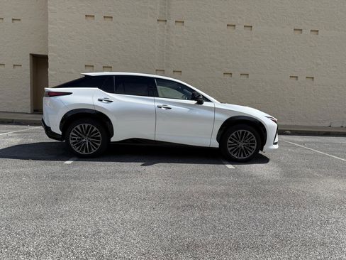 Used 2023 Lexus RZ 450e Premium w/ Accessory Package (Z1) image 5