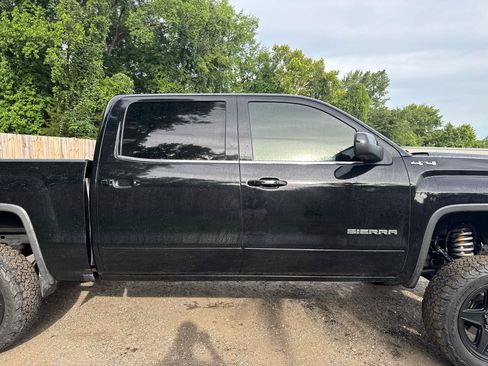 Used 2017 GMC Sierra 1500 SLT w/ SLT Premium Package AWD/4WD image 25
