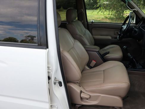 Used 2000 Toyota 4Runner SR5 image 22