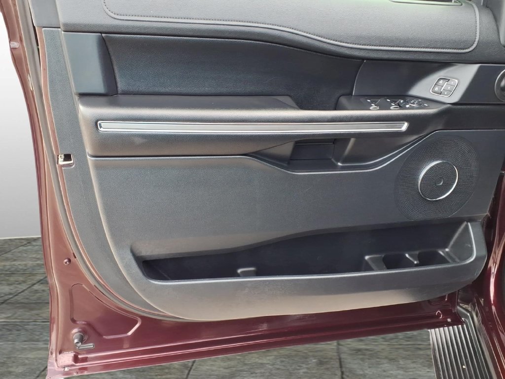 Used 2021 Ford Expedition XLT RWD image 12