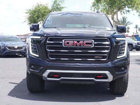 Used 2025 GMC Yukon AT4 AWD/4WD image 5
