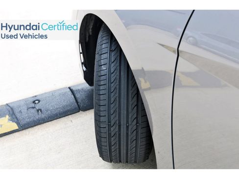 Certified 2024 Hyundai Elantra SEL FWD image 30