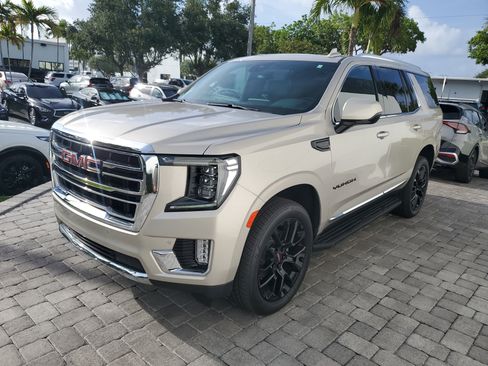 Used 2023 GMC Yukon SLT RWD image 3