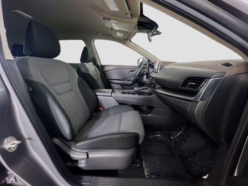 Used 2023 Nissan Rogue SV image 27