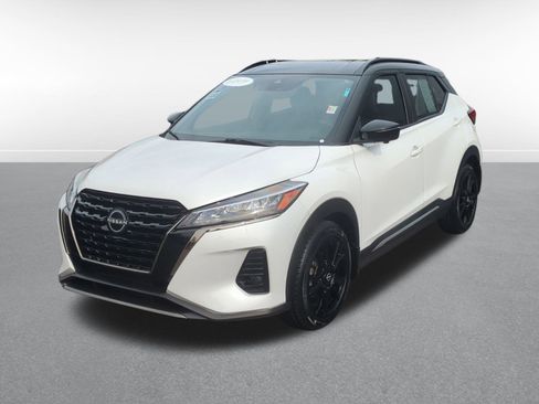 Used 2023 Nissan Kicks SR w/ SR Premium Package image 1