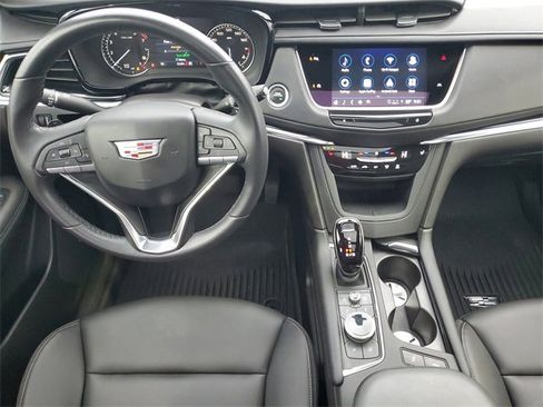 Certified 2023 Cadillac XT6 Luxury image 29