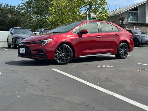 Used 2024 Toyota Corolla SE w/ SE Package image 1