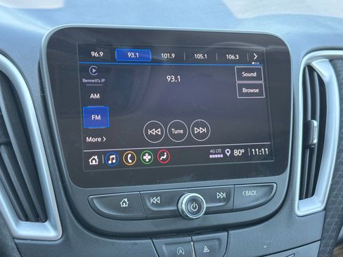 Used 2023 Chevrolet Malibu LT FWD image 23