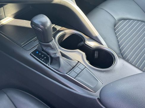 Used 2024 Toyota Camry SE image 18