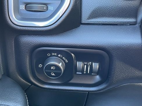 Used 2025 RAM 2500 Laramie image 29