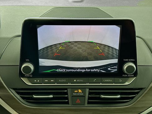 Used 2025 Nissan Altima 2.5 SV FWD image 22