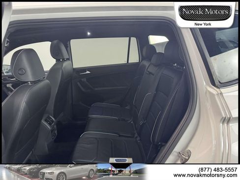 Used 2022 Volkswagen Tiguan SEL R-Line image 12