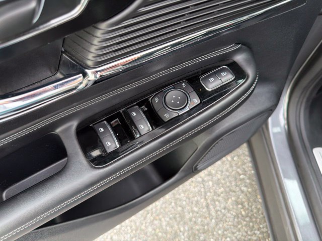 Used 2021 Lincoln Corsair AWD w/ Equipment Group 101A image 12