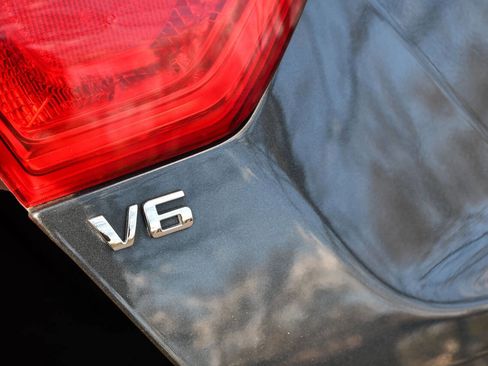 Used 2019 Chevrolet Impala LT image 7