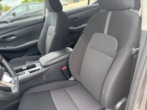 Used 2025 Nissan Sentra SV FWD image 33