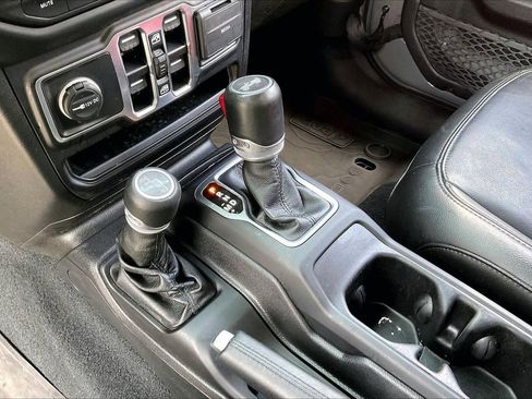 Certified 2022 Jeep Wrangler Unlimited Sahara AWD/4WD image 32