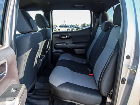 Used 2020 Toyota Tacoma SR5 image 17