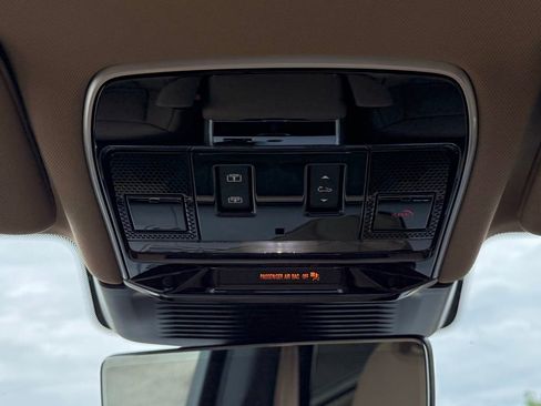 New 2026 Land Rover Range Rover Long Wheelbase SE AWD/4WD image 26