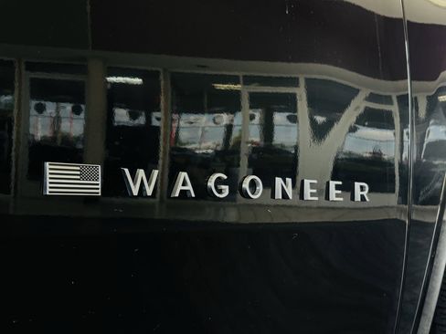 Used 2025 Jeep Wagoneer Series II AWD/4WD image 4